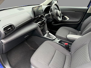 Toyota Yaris cross automatic thumbnail