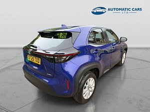 Toyota Yaris cross automatic thumbnail