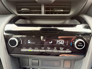 Toyota Yaris cross automatic thumbnail