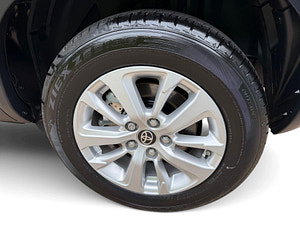 Toyota Yaris cross automatic thumbnail