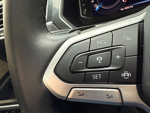 Volkswagen Tiguan thumbnail