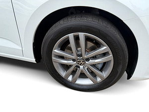 Volkswagen Touran thumbnail