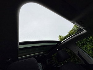 Volkswagen Touran thumbnail