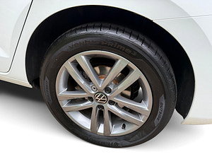 Volkswagen Touran thumbnail