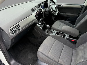 Volkswagen Touran thumbnail