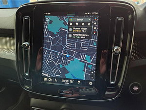 Volvo XC40 thumbnail