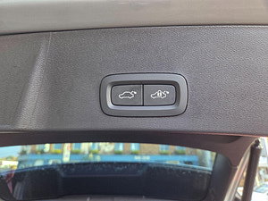 Volvo XC40 thumbnail