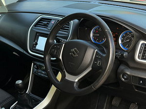 Suzuki SX4 S-Cross thumbnail