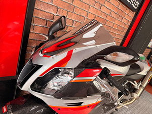 Aprilia Rsv 1000 thumbnail