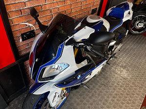 BMW HP4 thumbnail