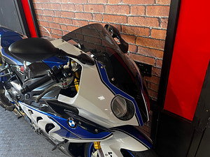 BMW HP4 thumbnail
