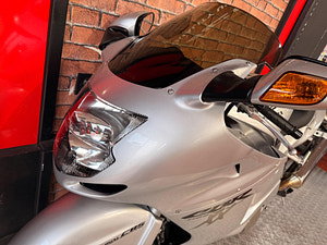 Honda CBR1100XX Super Blackbird thumbnail