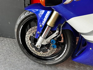 Yamaha R1 thumbnail