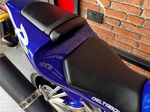 Yamaha R1 thumbnail