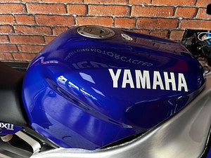 Yamaha R1 thumbnail