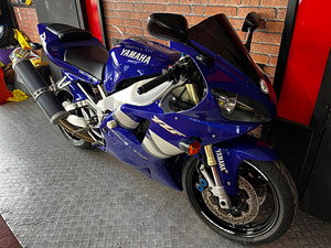 Yamaha R1 thumbnail