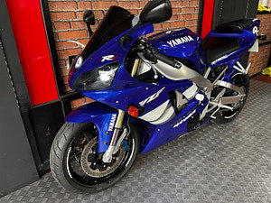 Yamaha R1 thumbnail