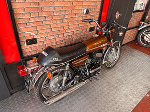 Yamaha RD250 thumbnail