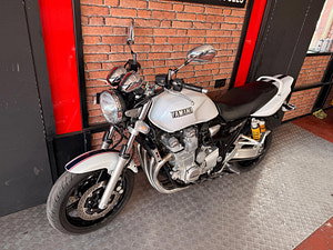 Yamaha XJR1300 thumbnail