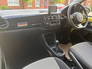 Volkswagen up! thumbnail