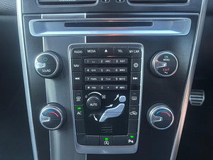 Volvo XC60 thumbnail