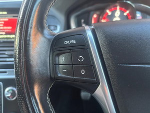 Volvo XC60 thumbnail