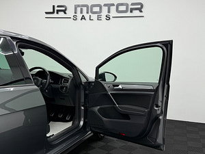 Volkswagen Golf thumbnail