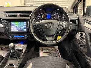 Toyota Avensis thumbnail