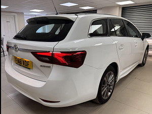 Toyota Avensis thumbnail