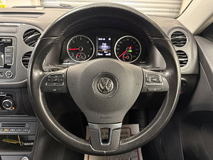 Volkswagen Tiguan thumbnail