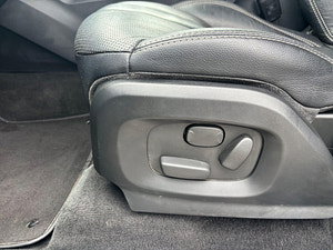 Land Rover Range Rover Evoque thumbnail