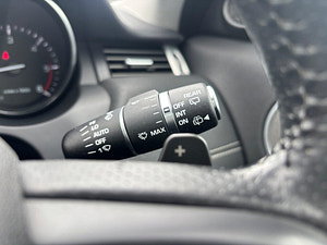 Land Rover Range Rover Evoque thumbnail
