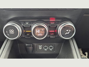 Renault Clio thumbnail
