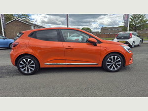 Renault Clio thumbnail