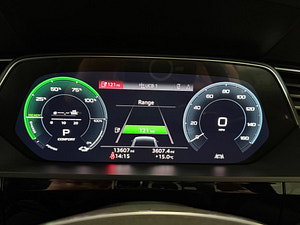 Audi E-tron thumbnail