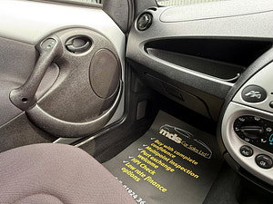 Ford Ka thumbnail