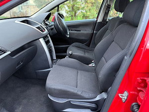 Peugeot 207 thumbnail