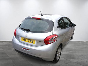 Peugeot 208 thumbnail