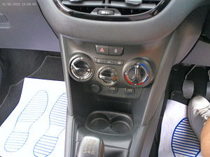 Peugeot 208 thumbnail