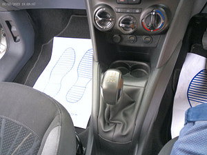 Peugeot 208 thumbnail