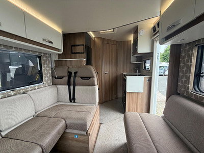 Swift Champagne 604 photo