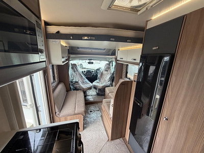 Swift Champagne 604 photo