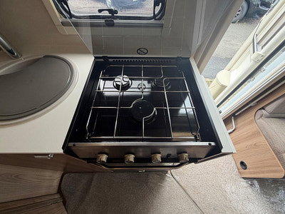 Swift Champagne 604 photo