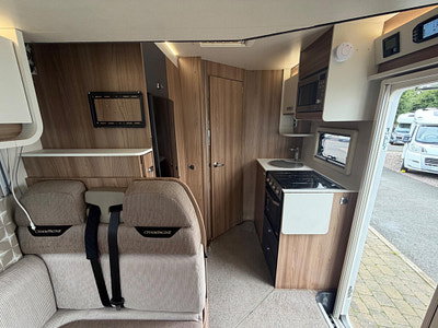 Swift Champagne 604 photo