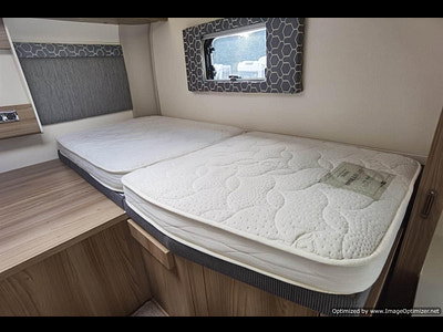 Swift Escape 684 photo