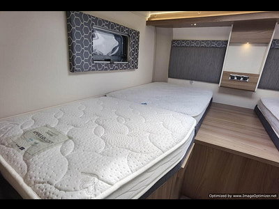 Swift Escape 684 photo