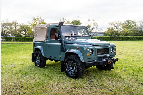 Land Rover Defender 90