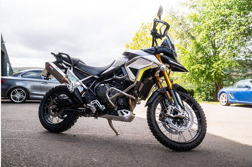 Triumph Tiger 900