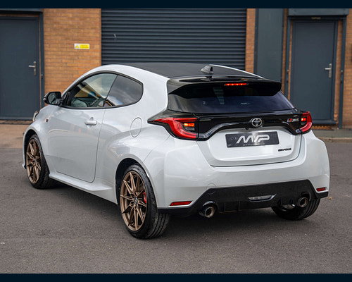 2020 Toyota GR YARIS in Pearl White, photo 2
