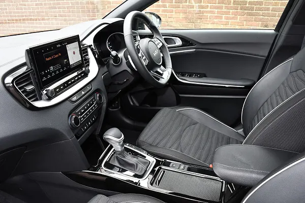 2026 Kia XCeed 1.0 T-GDi MHEV GT-Line SUV 5dr Petrol Hybrid DCT Euro 6 (s/s) (113 bhp) — photo 4 of 31